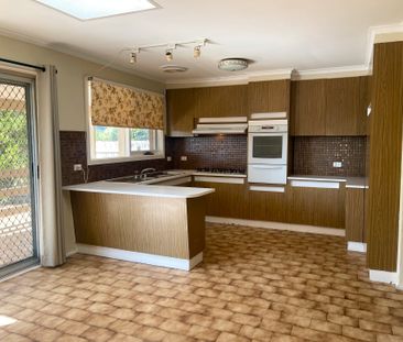 Large Family Home - Photo 3