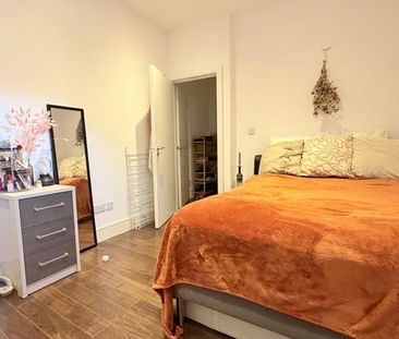 3 bedroom flat to rent - Photo 5