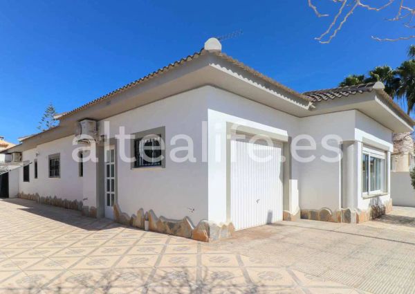 Casa o chalet de alquiler en Calle Londres, El Tossal - Bello Horizonte