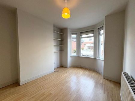 37 Downshire Road, Holywood, BT18 9LX - Photo 2