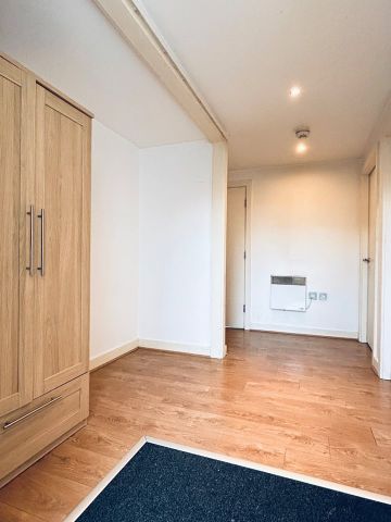 2 Bed Penthouse, Hulme High Street, M15 - Photo 5