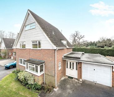 Lucerne Close, Woking, Surrey, GU22 - Photo 4