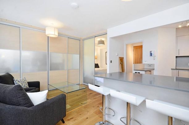 Studio to rent - Photo 1