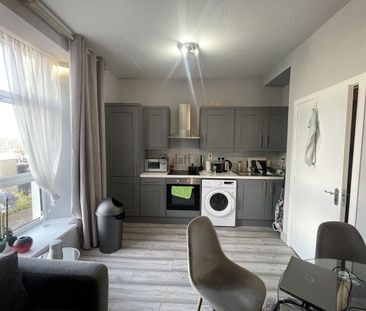 Apartment to rent in Cork, Montenotte - Photo 4