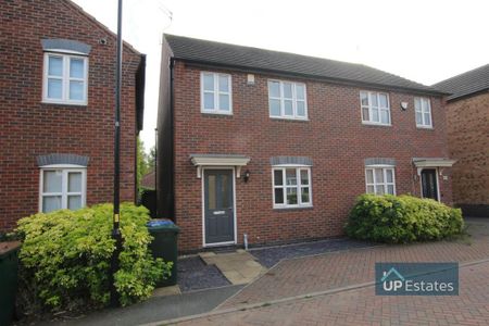 3 bedroom semi-detached house to rent - Photo 3