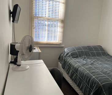 Darlington - Photo 3