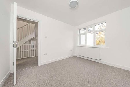 Denecroft Crescent, Uxbridge, UB10 - Photo 4