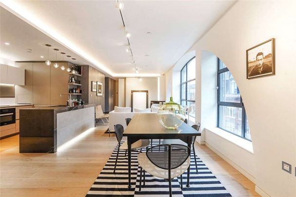 A stunning three bedroom apartment set within this recent refurbishment of an imposing building in the very heart of Soho. - Photo 1