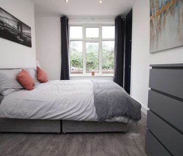 Room in a Shared House, Elba Crescent Room 4 - Photo 2