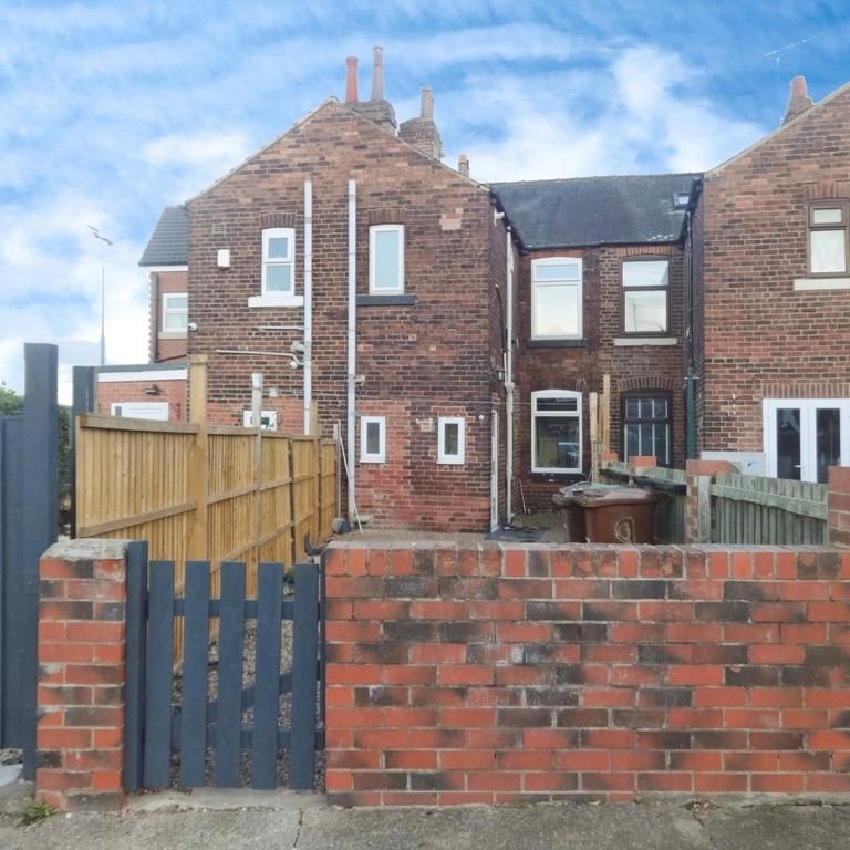 2 bedroom terraced house to rent - Photo 1