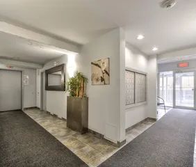 1 room apartment of 33m² in Montreal - Photo 1