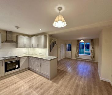 3 bedroom terraced house to rent - Photo 6