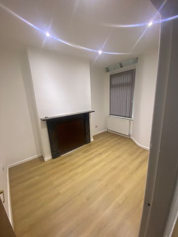 Room in a Shared House, Banff Road, M14 - Photo 3