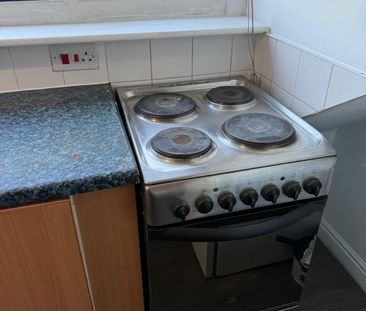 Studio Flat, Harehills Avenue, LS8 - Photo 6