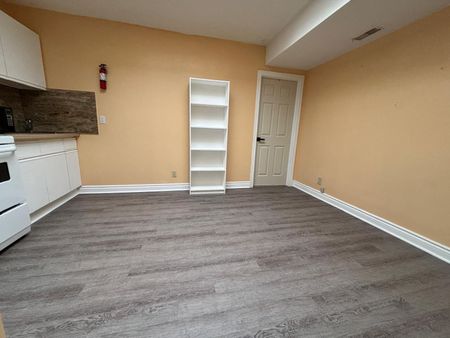 For Lease - 2828 Danforth Avenue Unit# Apt 2, Toronto, Ontario - Photo 4