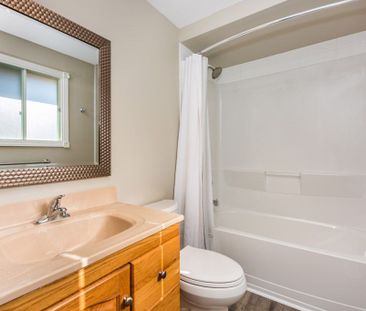 For Lease - 177 Browning Trail Unit# Front, Barrie, Ontario - Photo 6