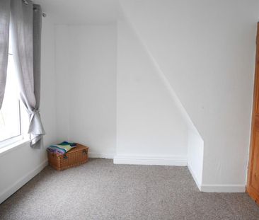 2 bedroom end of terrace house to rent - Photo 4