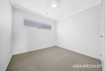 “The Brief: Family Living” - Photo 3