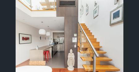 Architect-designed terrace-style contemporary home - Photo 4