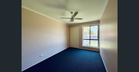 NEWLEY RENOVATED - NEW KITCHEN - FRESH PAINT - NEW CARPET - Photo 5