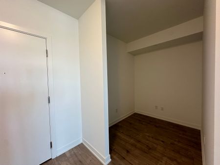 For Lease - 220 Missinihe Way Unit# 1002, Mississauga, Ontario - Photo 4