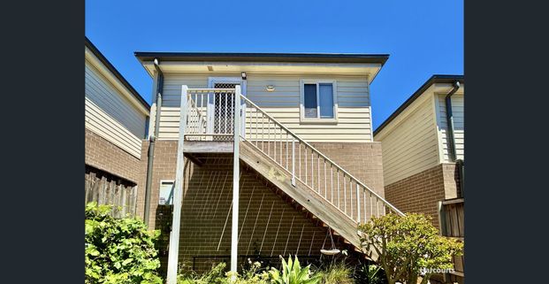 Stylish Studio Living in Macarthur Gardens – Walk to Everything! - Photo 1