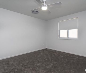 Modern Townhouse Living in a Prime Location - Photo 5