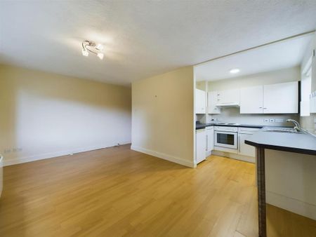1 bedroom flat to rent - Photo 2