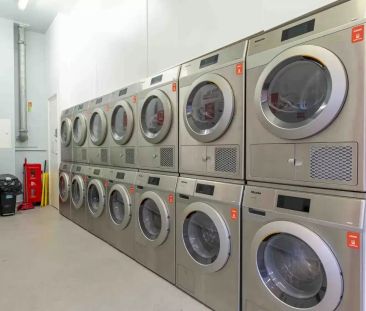 Bronze Studio - Photo 1