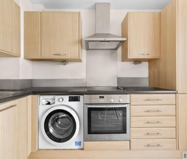 2 bedroom flat to rent - Photo 4