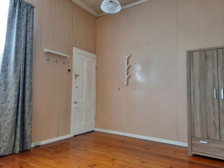 CENTRALLY LOCATED 1 BEDROOM UNIT - Photo 4
