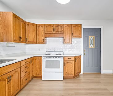 For Lease - 16 Ontoro Boulevard, Ajax, Ontario - Photo 2