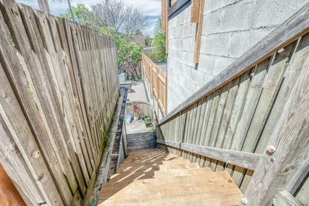 For Lease - 940A Queen Street, Toronto, Ontario - Photo 5