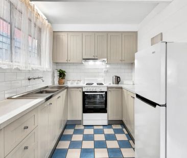 Coastal retreat only minutes to everything.. - Photo 2