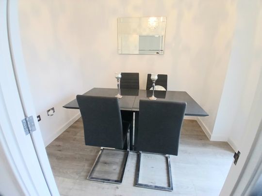 Kings Road, Stevenage - Photo 1