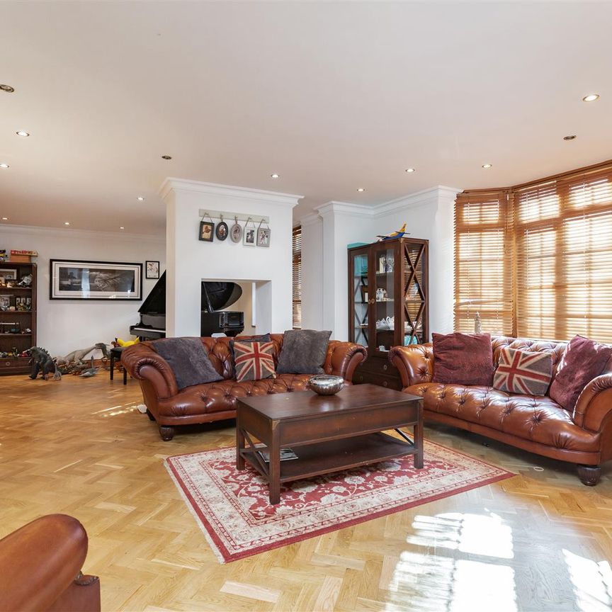 Ingrave Road, Brentwood, CM15 - Photo 1