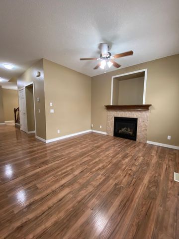 For Rent – Main Floor Home in Bridlewood (82 Bridleridge Green SW, Calgary) - Photo 2