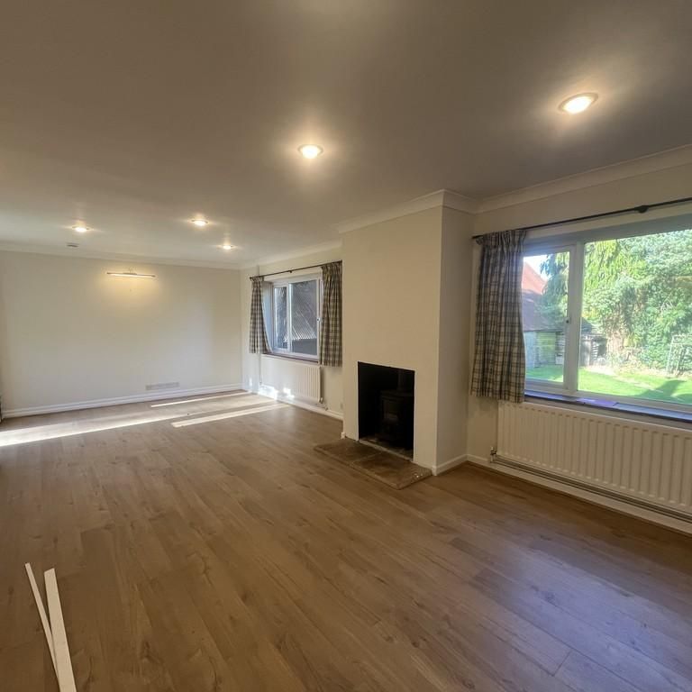 3 bedroom detached bungalow to rent - Photo 1