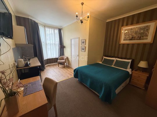 Connaught Road, Reading - Photo 1