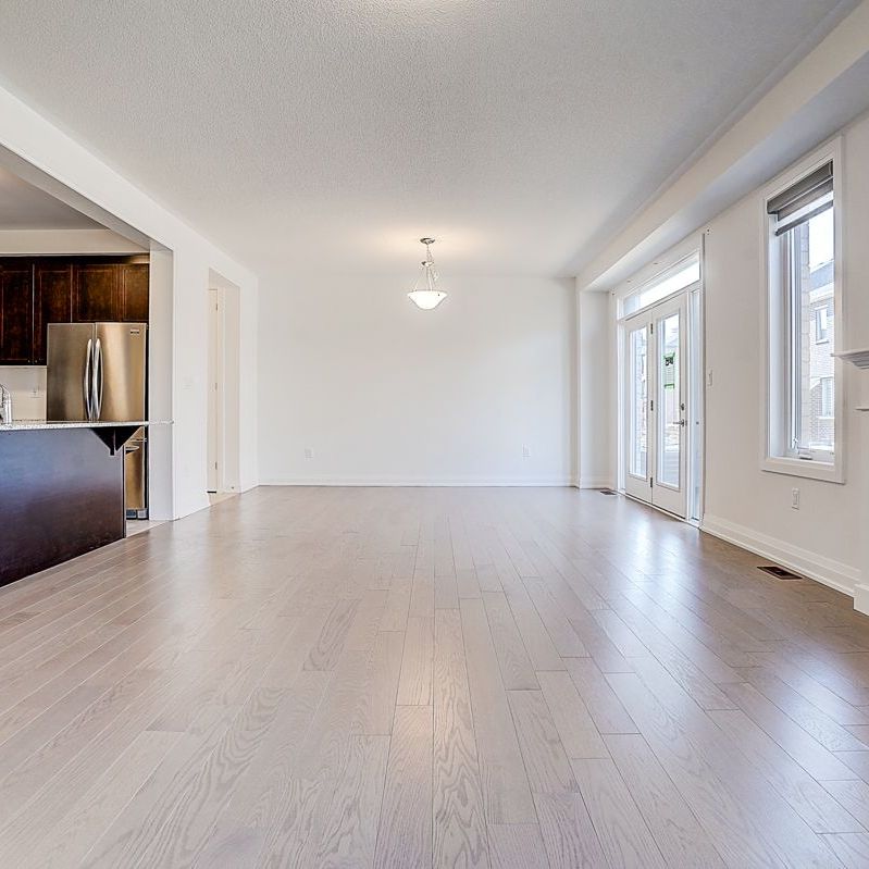 For Lease - 1404 Mockingbird Square, Pickering, Ontario - Photo 1