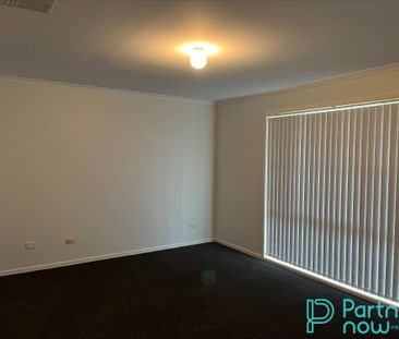 7 Craigends Place, TAMWORTH NSW 2340 - Photo 3