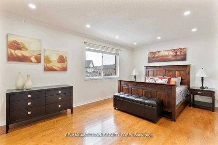 Detached Home For Lease | W9245835 - Photo 4