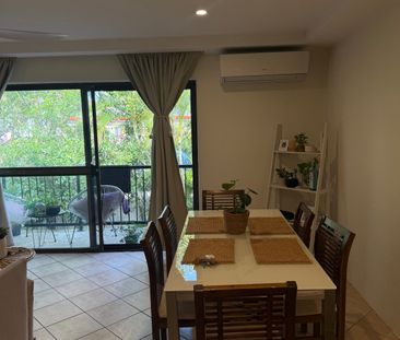 Surfers Paradise - Photo 1