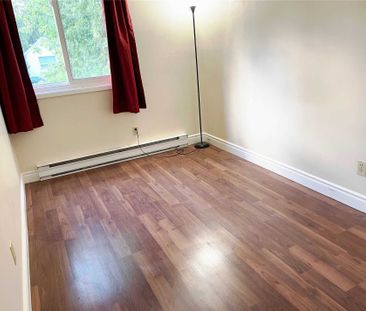 For Lease - 4 Gatsby Square, Brampton, Ontario - Photo 5