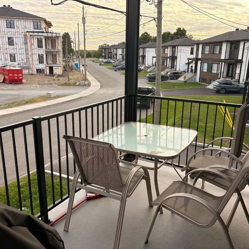 🔑 Cession de bail – Magnifique grand 4 ½ style condo (Const. 2025) à St-Lambert-de-Lauzon - Photo 1