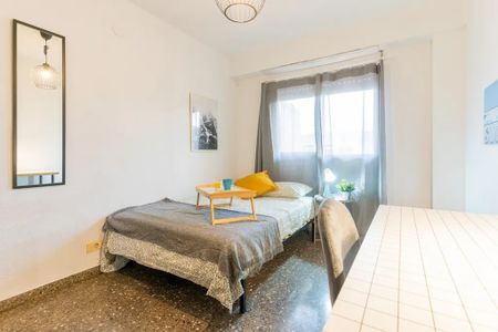 Carrer Oltà, Valencia, Valencian Community 46006 - Photo 2