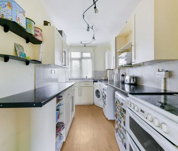 Green Lane, Morden, SM4 - Photo 2