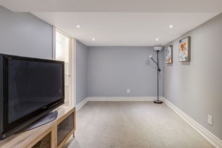 For Lease - 7 Edmund Avenue Unit# Lower, Toronto, Ontario - Photo 4
