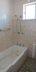 1 Bedroom Flat in Prime Location - Photo 4