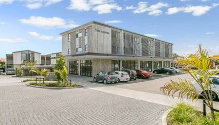 Modern three-bedroom home in a prime location! - Photo 5